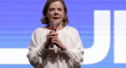 Lula decide nomear Gleisi Hoffmann ministra da articulação política do governo