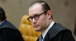 Zanin nega impedimento para julgar Bolsonaro por trama golpista