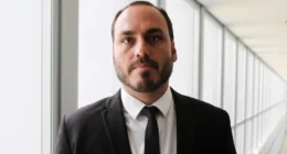 Bolsonaro pretende lançar Carlos a senador por Santa Catarina