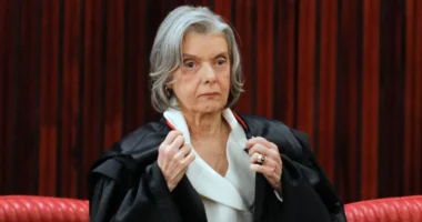 Cármen Lúcia compara responsabilização de big techs a criação de código de trânsito para carros