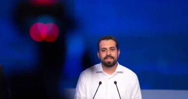Boulos, cotado para ministério de Lula, ataca centrão com mote 'ricos contra pobres'