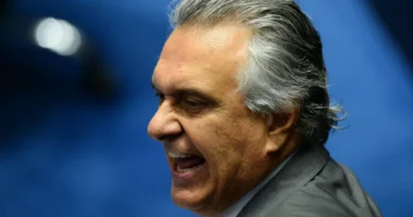 Tarcísio, Caiado e Ratinho Jr. silenciam sobre Trump e avaliam como escapar de saia-justa