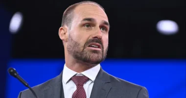 Moraes compara atos de Eduardo Bolsonaro nos EUA a tentativa de golpe