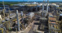 Estudo da FGV mostra como o investimento em refinaria mexe com a economia de município de Pernambuco