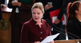 Estudo do Ipea deixou claro que economia suporta perfeitamente 40 horas semanais, diz Gleisi