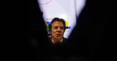 Lula induz Haddad ao sacrifício, e ministro terá de se reinventar para ter chance de vitória em SP