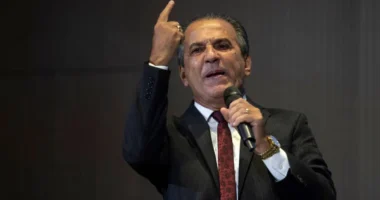 Malafaia diz que Eduardo 'calado' ajuda mais na campanha de Flávio do que 'falando asneira'