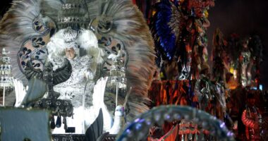 O maior show da Terra começa onde ninguém aplaude