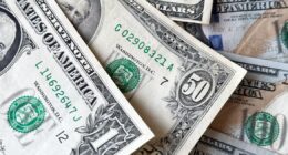 Quais os benefícios e os riscos da queda internacional do dólar