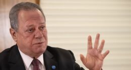 Redução de jornada a 40 horas elevaria custo na economia em até R$ 267,2 bi por ano, diz CNI