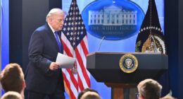 Trump anuncia assinatura de ordem executiva que institui tarifa global de 10%