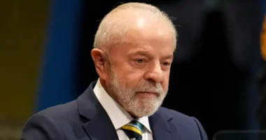Ao menos 18 ministros vão deixar o governo até o dia 2, diz Lula