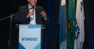 BNDES injeta R$ 1 bi por dia na economia brasileira