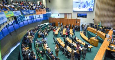 Deputados aprovam aporte do DF no BRB para cobrir rombo do Master; oposição prepara ação judicial