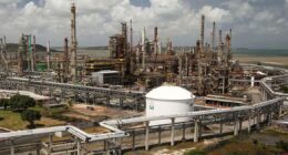 Diesel na Refinaria de Mataripe, operada pela Acelen, sobe 81,6% em março e atinge R$ 6 por litro