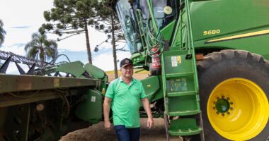 Efeitos da guerra: produtores rurais suspendem investimentos e adiam compra de máquinas
