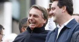 Flávio Bolsonaro busca apoio de Ratinho Júnior e enfrenta resistência