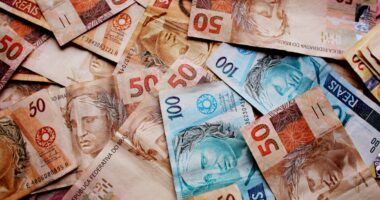 Governo central tem déficit primário de R$ 30 bi em fevereiro, menor do que o esperado