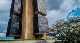 Guerra no Irã e disparada do petróleo pressionam Copom e mudam visão do mercado sobre juros