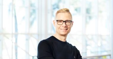 IA não vai eliminar 75% dos empregos da noite para o dia, diz o futurista Ian Beacraft