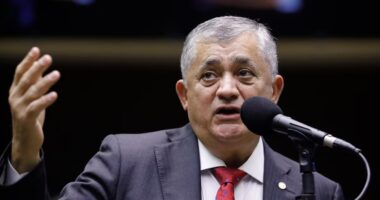 Líder diz que governo é contra projeto que fortalece BC para liquidar bancos: ‘Só depois da eleição’