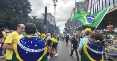 Manifestações bolsonaristas foram marcadas por 'flopada histórica', diz líder do governo