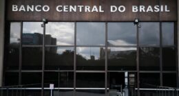 Mercado vê pouca chance de pausa em cortes da Selic, apesar de guerra