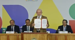 Metade dos ministros deixa o governo, e Lula cobrará atuação em campanha eleitoral