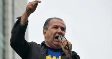 Nikolas diz que futuro de Moraes é na cadeia, e Malafaia chama ministro de ditador em ato