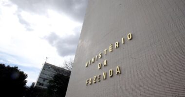 Orçamento: bloqueio das contas públicas deve ser de até R$ 10 bi, e contingenciamento será pequeno