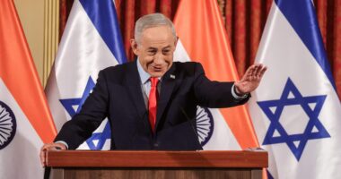 Preços do petróleo caem após Netanyahu afirmar que o Irã está prestes a ser ‘dizimado’