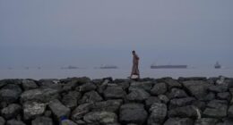 Preços do petróleo caem, mas se mantêm próximos dos US$ 100