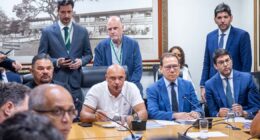 Presidente do BRB diz a deputados do DF que banco vai parar de funcionar se não houver socorro