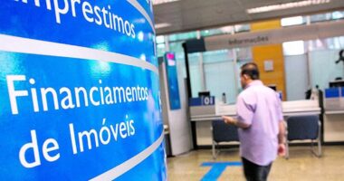 Comprometimento da renda acima de 70% e juros altos levam calote dos brasileiros a nível recorde