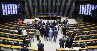 Congresso deve deixar MP que taxa exportação de petróleo caducar
