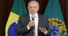 Dezessete ministros de Lula deixam governo para disputar eleições; 21 permanecem