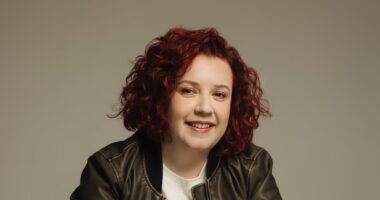 Ela viralizou na internet após compartilhar dicas de como ser puxa-saco do chefe no trabalho