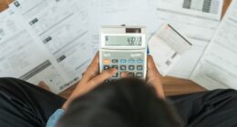 Endividamento das famílias bate recorde em março, aponta entidade