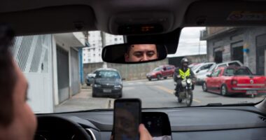 Governo estuda linha de crédito para compra ou troca de carros por motorista de aplicativo