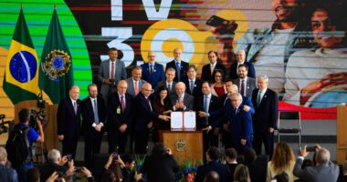 Governo federal vai liberar R$ 1,3 bi para compra de kits de TV 3.0