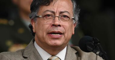 Gustavo Petro pede que Brasil leve Pix à Colômbia após críticas dos EUA ao sistema
