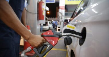 Inflação em março acelera a 0,88% com aumento dos preços de transporte e alimentação