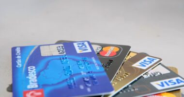 Justiça manda cartões arcarem com repasse milionário a cliente da Entrepay, liquidada pelo BC