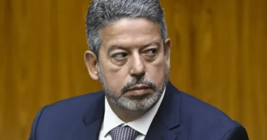 Lira compra jatinho de US$ 1 milhão em sociedade com empresário do agro