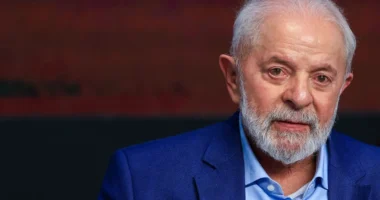 Presidente do PT comenta suposta ausência de Lula nas eleições