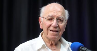 Regular trabalho por aplicativo é mais urgente que acabar com escala 6x1, diz José Pastore