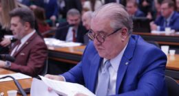 Relator critica falta de apoio, retira projeto de pauta e manda governo enviar texto sobre apps