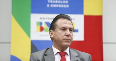 Secretário é exonerado após inclusão de BYD em lista suja, e sindicato vê interferência de ministro