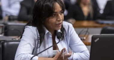 Senadora alega insatisfação com candidatura presidencial de Caiado, deixa PSD e se filia ao PT