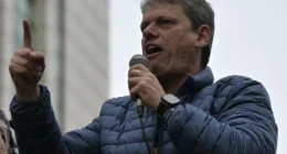 Tarcísio tem piora na avaliação, mas venceria Haddad em disputa em SP, aponta Genial/Quaest